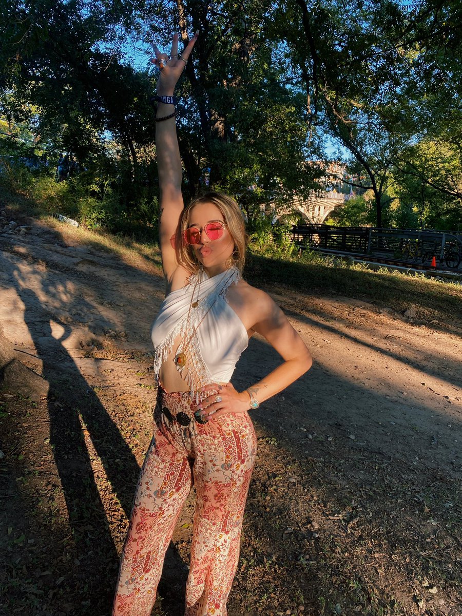 champagnetmami's tweet photo. ill grow up next summer 🤪🤪🤘🏼 https://t.co/i352Lgzw5q
