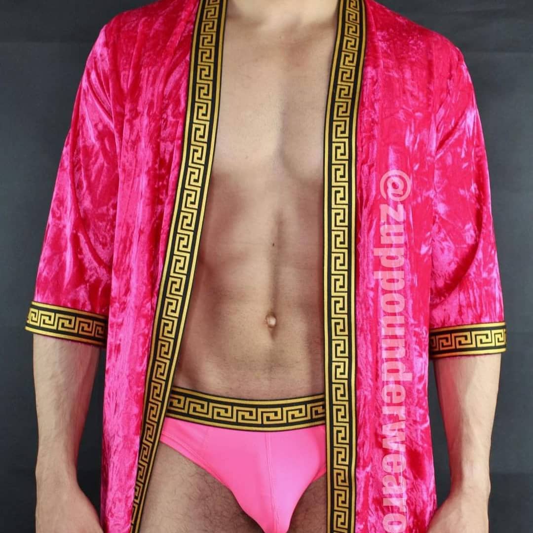 ByCueva's tweet photo. Tenemos la colección completa de Zuppo edición Pink. 💖💗

Pide nuestro catálogo completo para ver toda la colección completa. https://t.co/rsQ1An1G8O
