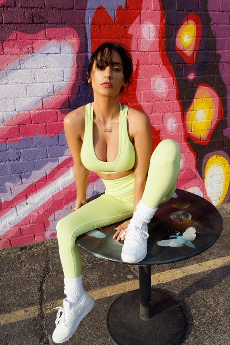 Iss my birthday week!!! 🥳 Join my site for free and celebrate with me! https://t.co/2tu8TuiBVO https://t<a href="/tag/reenasky"class="tags"><span>#reenasky</span></a><a href="/tag/onlyfans"class="tags"><span>#onlyfans</span></a>