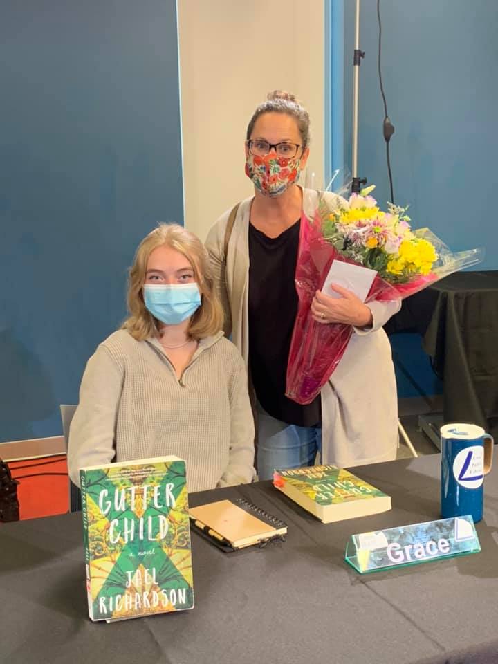 RamaraPL's tweet photo. [1/3] We are thrilled to share the results of the #SimcoeReads2021 competition with you!

We congratulate Grace of @EssaLibrary  with the winning title, Gutter Child by @JaelRichardson. Job well done!
--
#Ramara #SimcoeCounty #librarylove #SimcoeReads https://t.co/mswHeCRfOW