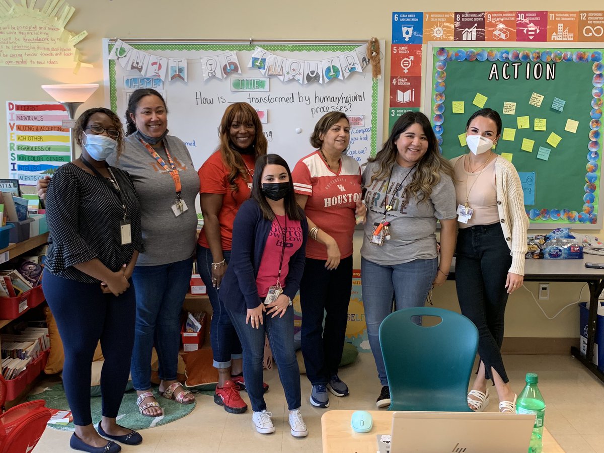 PattersonESHISD's tweet photo. Our #terrificthirdgrade team! 🙌🏼 @MsVicente3 @LaMaestraLopez @EvelynQuinones6 @Luis_A_Saenz @ESO3_HISD https://t.co/obTG1TKDJJ