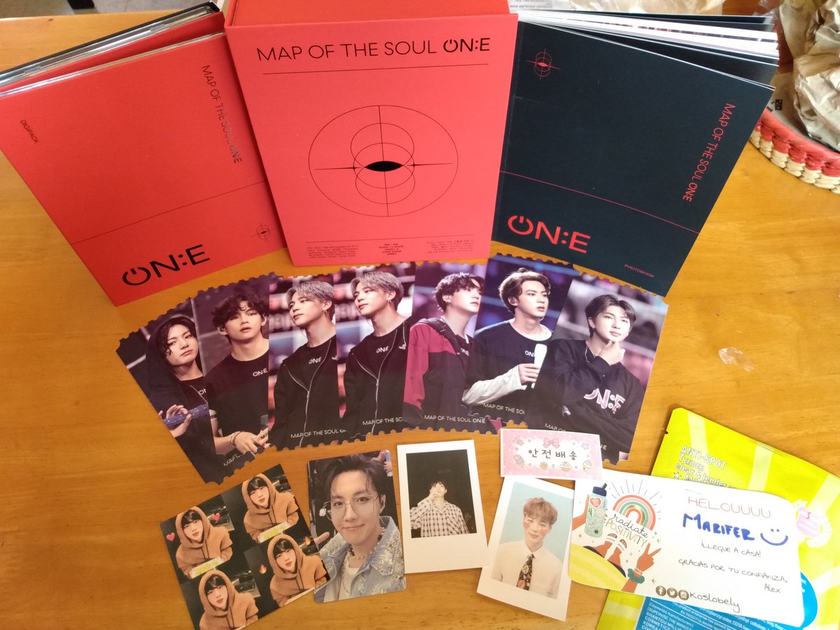 Hueningmentita_'s tweet photo. Bueno al fin llego mi dvd del mots. Gracias a @koslobely y @aleexmonthh por su atención. Es la segunda vez que compró aqui y sigo enamorada de la tienda y su trato tan lindo ❤️✨. 

Se busca a la persona que le toco mi ticket de Hobi, por suerte me salio Hobi en la photocard. https://t.co/w4KPAmII1P
