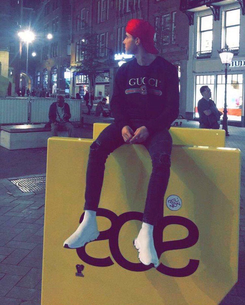This year no Amsterdam dance event for me… We are getting ready for next year !!! ✌🏻🔥🇳🇱(this is an old photo)

#amf2021 #amsterdamdanceevent #ade2021 #dj #amsterdam #housemusic #amsterdamcity #producer #floriancassiedemusic