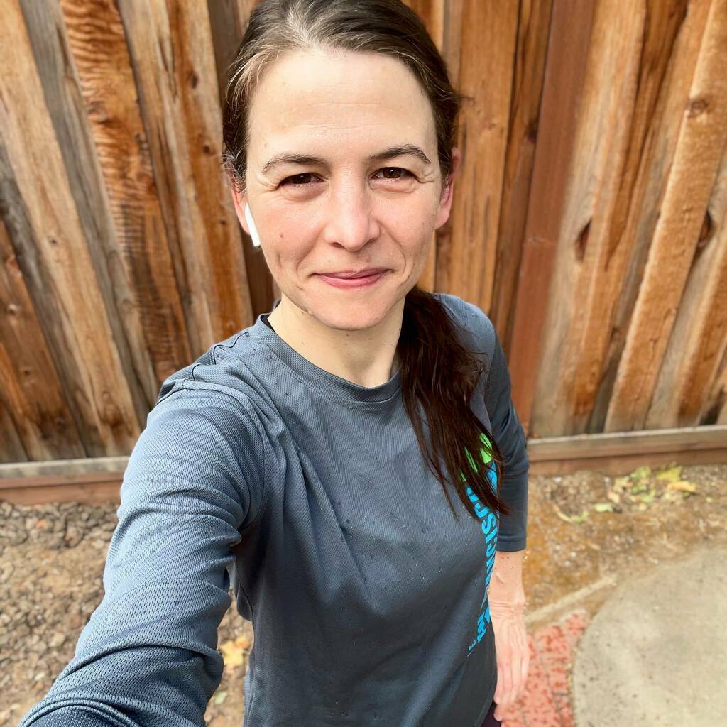 san_runs_in_ca's tweet photo. Yes, those are rain drops on my shirt 🙌🏻 and I’m excited about it. We need the rain!
.
#morningrun #irunthisbody #runcalifornia #getoutside #runningforsanity #stayhomesavelives #inspiringwomenrunners #running #thisgirlruns #runnergirl #irunthisbody #runnersofinstagram #i… https://t.co/xxPrSYrEV1