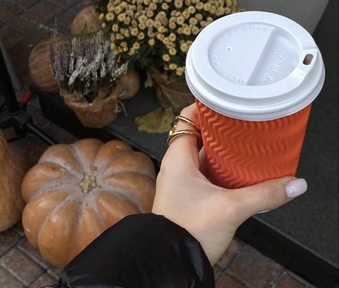MAISONSTLAURENT's tweet photo. cozy october days https://t.co/AEBnWhckBt