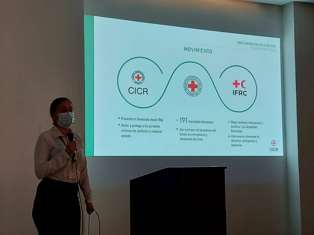 DigesaludFANB's tweet photo. #13Octubre #Educación | El representante de @CICR_ve inicia el Curso de Cirugía de Guerra, realizando una reseña sobre la trayectoria y los principios  de la Cruz Roja; contando con la participación del personal de salud del @hospimilTachira y @NMAGuasdualito .@DigesaludFANB https://t.co/1ExUp3xUm8