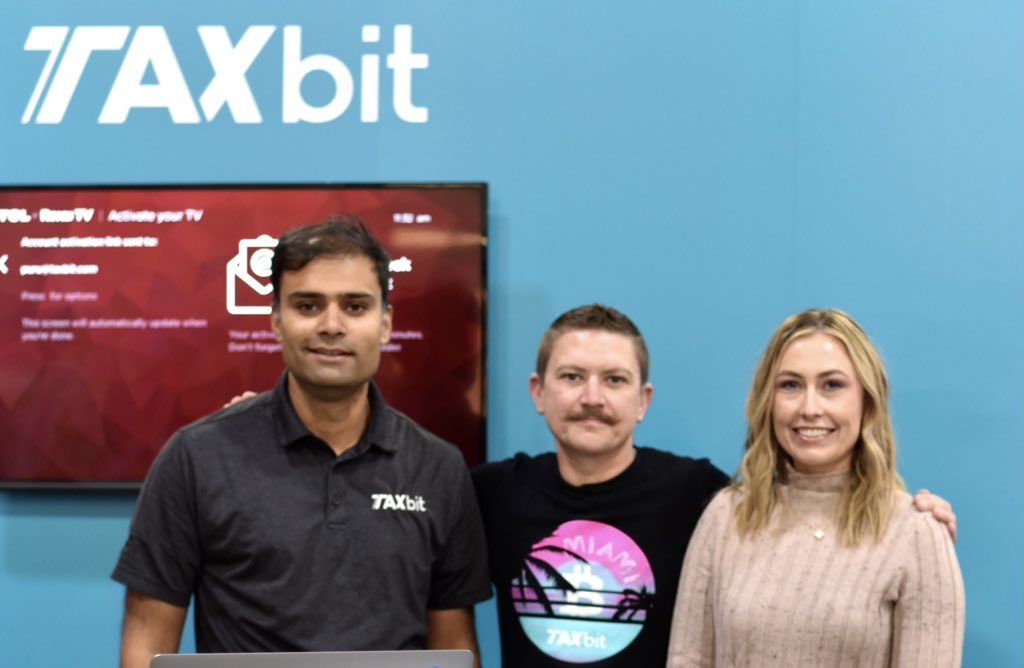 Taxbit's tweet photo. 👋 #SiliconSlopesSummit friends! Come meet our team in the Sponsor Pavilion and learn more about TaxBit, open roles, and snag a cool 😎 free tee! #TeamTaxBit @siliconslopes https://t.co/V2KpTr8vOA
