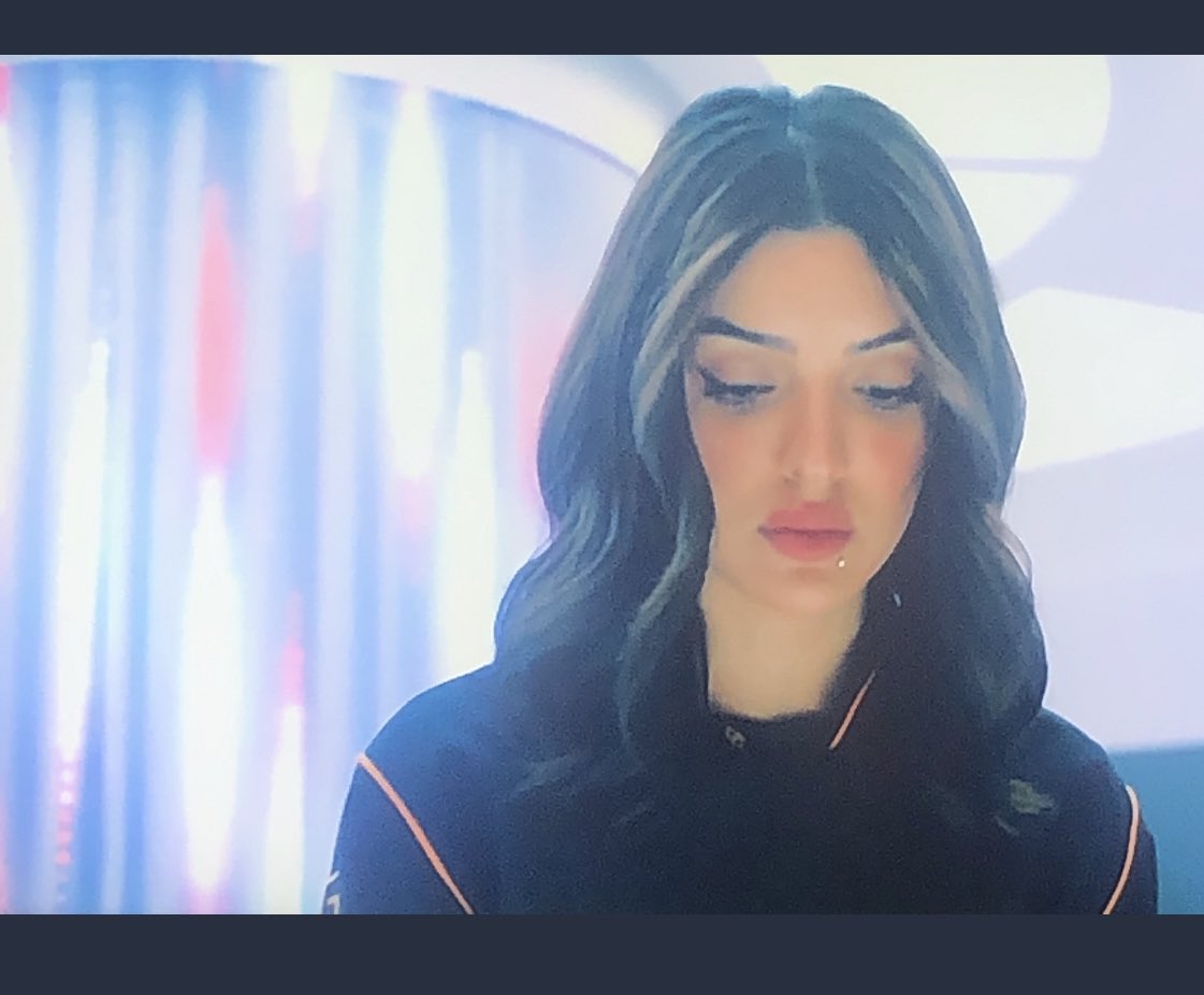 isneack's tweet photo. رضى العتيبي تشبه نادين نجيم
#MBCTopChef https://t.co/q72YDJfROu