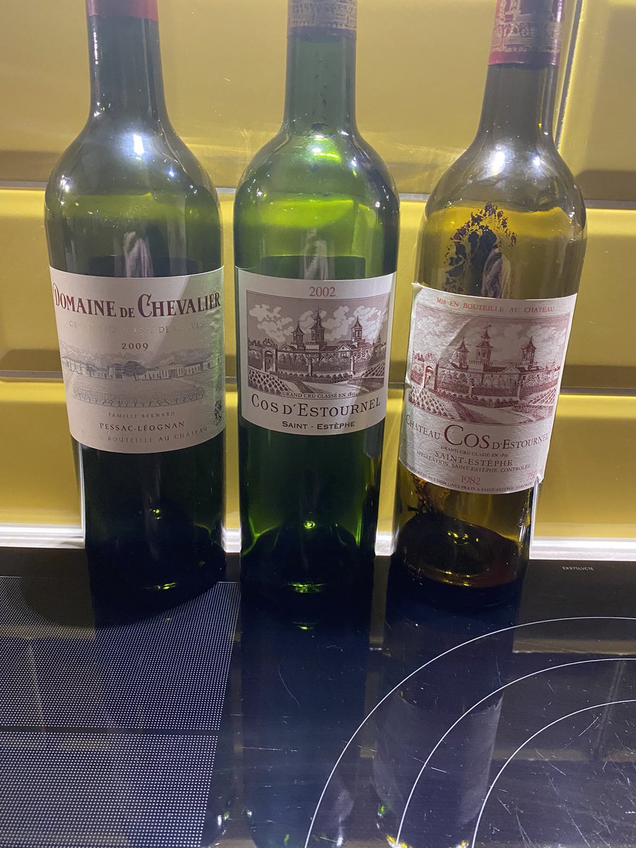 A quiet Wednesday turned into some unexpected stunning wines #cosdestournel #domainedechevalier #bordeaux