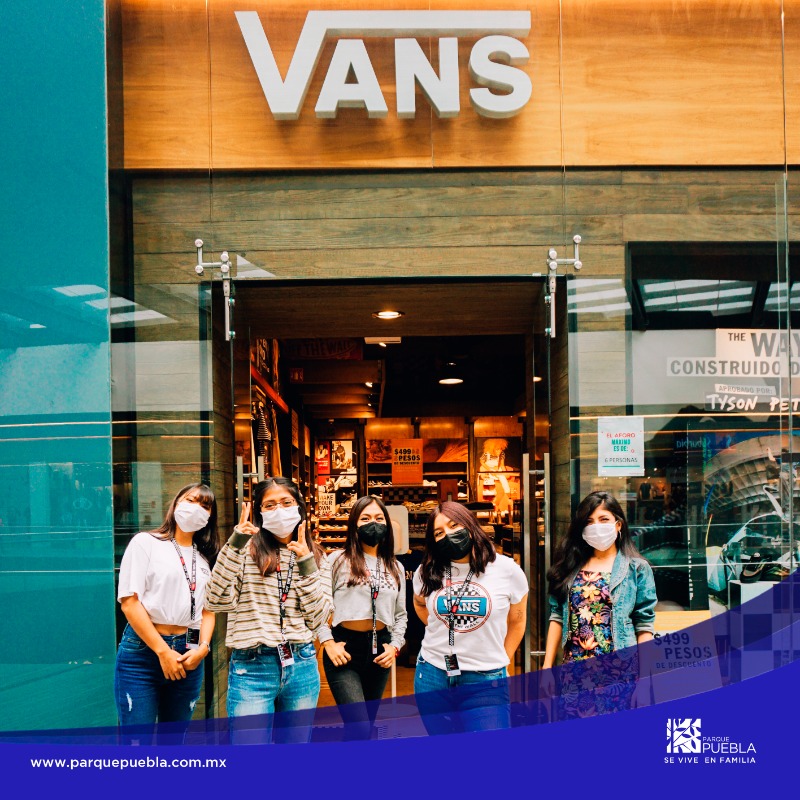 Parquepuebla_'s tweet photo. En esta temporada las chaquetas “bomber”, sneakers o botas predominarán. 🧥🥾✨
Encuentra tu estilo en #Vans, #Timberland y #Alysh.
📌Segundo nivel. https://t.co/J5C4LbsFbh