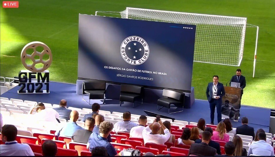 Felps_QJ's tweet photo. ISSO AQUI É UMA COVARDIA SEM TAMANHO COM OS FUNCIONÁRIOS DO CRUZEIRO. Você é um ser COVARDE SSR! 

 #ForaSSR https://t.co/BDFiBIsv2o