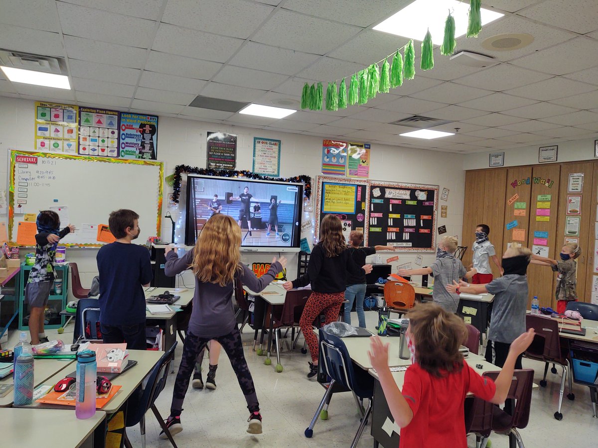 lswardenski4's tweet photo. We had fun getting our hearts pumping with Gonoodle on Workout Wednesday!@IBES_PE #TigerPride https://t.co/St7PI0U9Kt