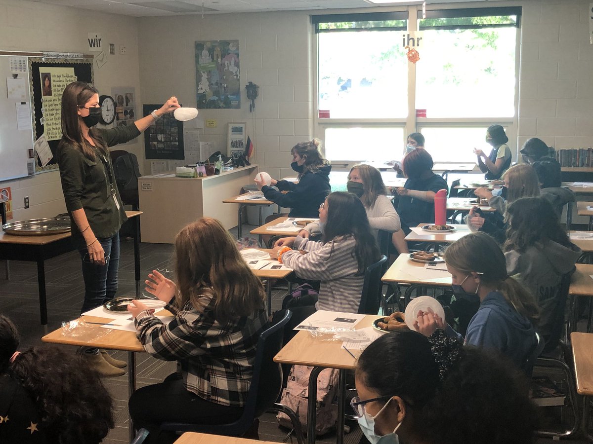 WestMS_Warriors's tweet photo. Ms. Robinson’s World Cultures Club is meeting today and learning about the German tradition of St. Martin’s Day making lanterns and singing traditional songs! #TogetherAsWarriors @HerrCrites #RCSTogether https://t.co/tNzEOZM7aW