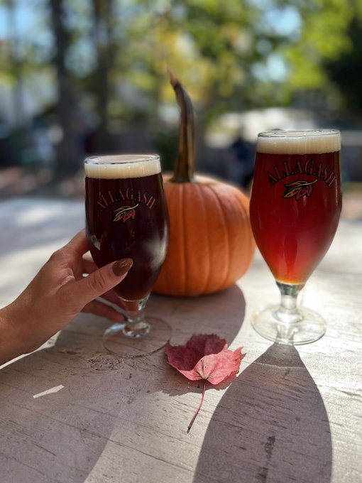 How I reward myself after golf 🍁 https://t.co/wN0ByaHwpT<a href="/tag/togetherblue"class="tags"><span>#togetherblue</span></a>