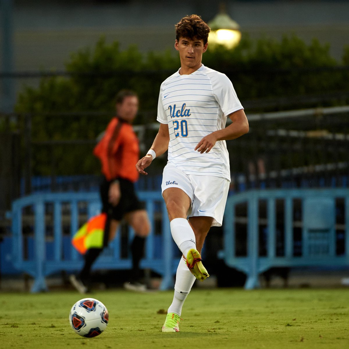UCLAMSoccer's tweet photo. UCLA had four players make the TopDrawerSoccer Top-100 Freshmen list, tied for most in the country and twice as many as any other Pac-12 school! 

3️⃣5️⃣ Pietro Grassi
6️⃣5️⃣ Aaron Edwards
7️⃣4️⃣ Jose Contell
7️⃣9️⃣ Tucker Lepley

#GoBruins https://t.co/lJJo5AMIxf