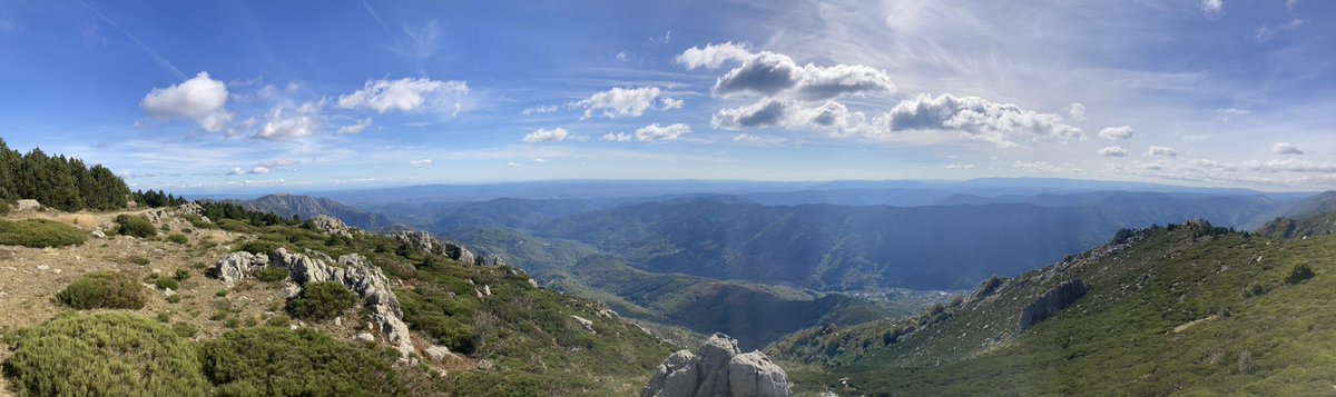 FDuffaud's tweet photo. Le #Tanargue, estive majestueuse dominant la basse #Ardèche et #EspaceNaturelSensible majeur du Dpt @Ardeche_07. Réunion au sommet pour échanger sur les enjeux de protection du milieu, et d’accueil du public &amp; des activités @MatthieuSalel @Emerveilles07 @ArdecheTourisme @PNR_MA https://t.co/U1iX7ASSVW