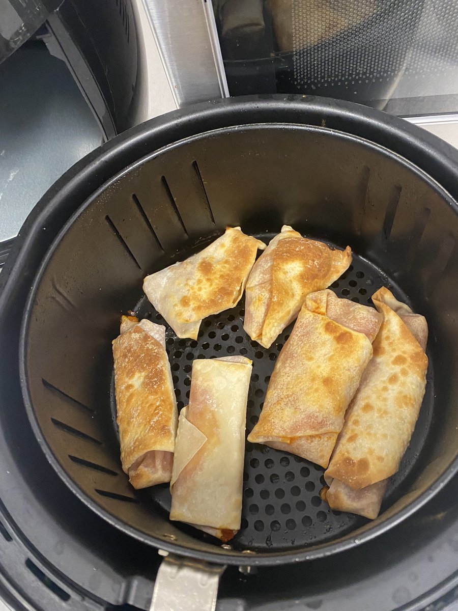 Pizza Eggrolls and Smoothies is how 6th and 7th graders finished Exploring Cooking Q1. #glowacademy #katetayloe