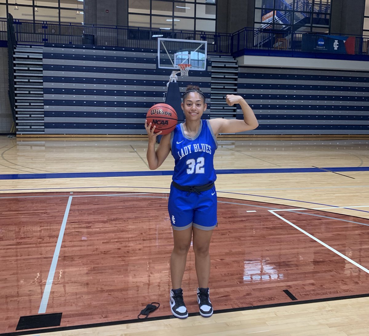 Amya61474982's tweet photo. Thank you very much for the unofficial visit today @ICWBB . I had a great time meeting the players and coaches @kmorrissey42 @CoachJMcCormick https://t.co/qmGh559J61