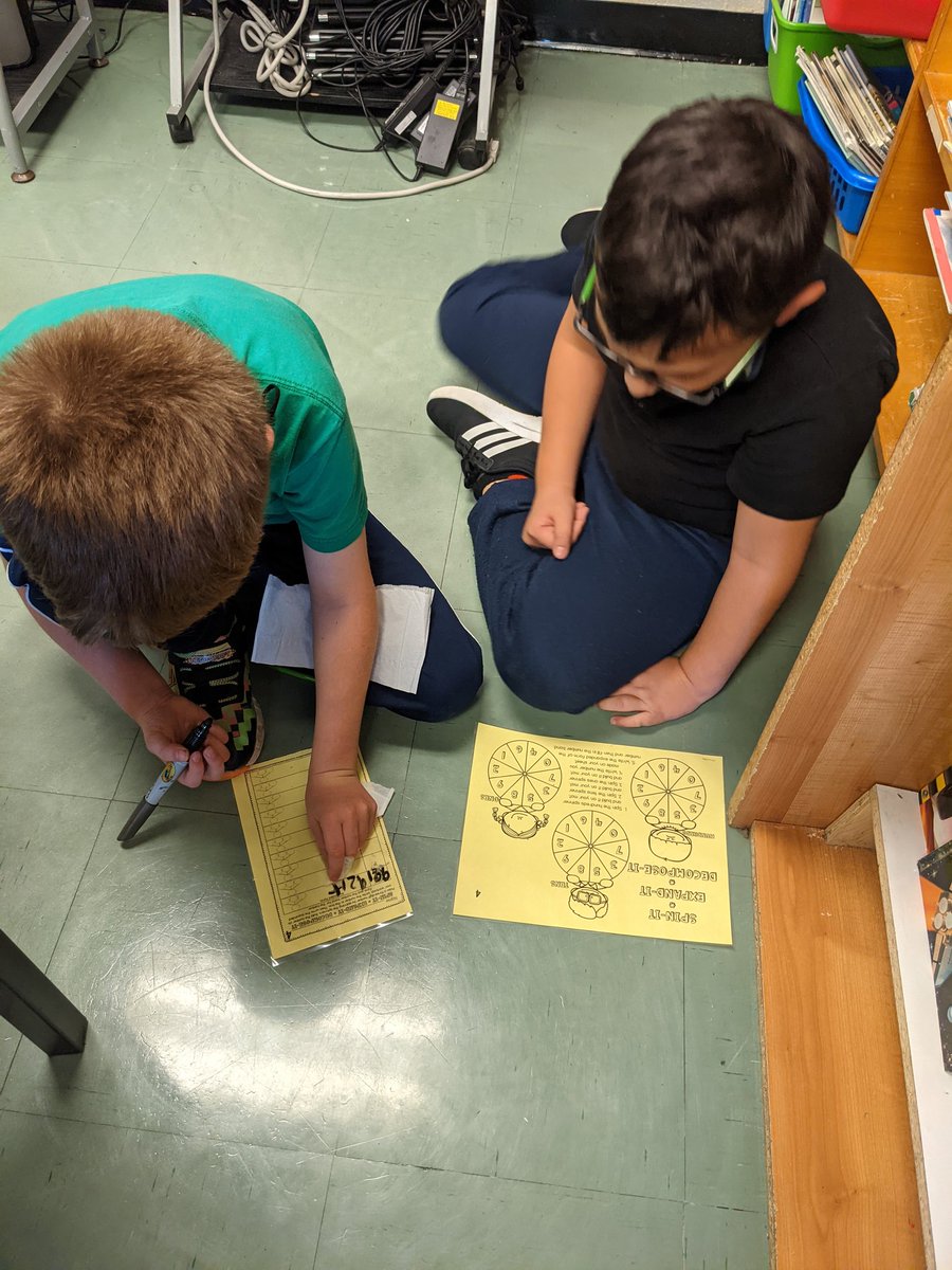 Gr3Power's tweet photo. @Hazelwood_Elem @NLESDCA Math with a partner #numbersto1000 #mathfun https://t.co/9Qmil99pPz