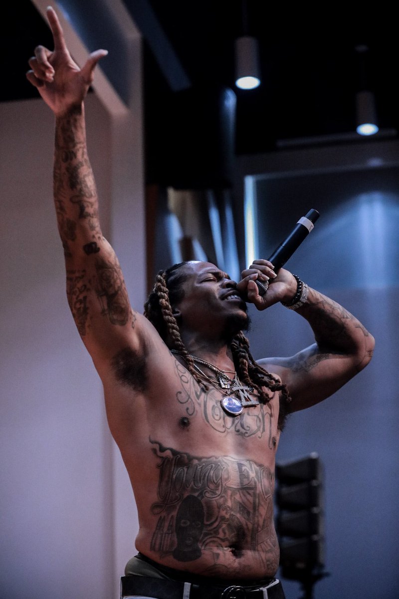mobishyoung's tweet photo. Just to think they said I was gonna die in prison when I was 16 😤 Look at God!! 🙏🏽 Forever humble. 🙇🏽 #YoungEClass I #Mobish #HBCUTour #TMC | 📸 @nii.sports.flicks | #LLDRE #LLRELL #LLCHEESE #LLMA #FreeDaGuys https://t.co/jVCTf2Rq6B