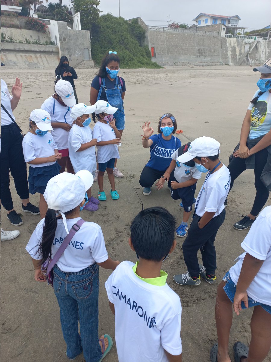 Iniciamos monitoreo de basura con @IpiapEcuador para proyecto regional #cientificosdelabasura 😊💙🔎 #OceanDecade #DecadaDelOceano