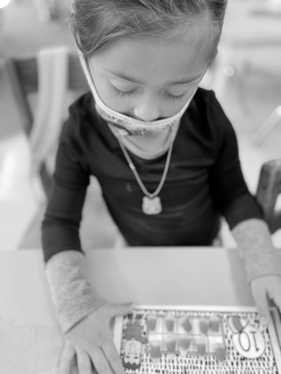 RCPS_EarlyLearn's tweet photo. Candy Corn Counting #math #10frames https://t.co/pXzpQSeiLr