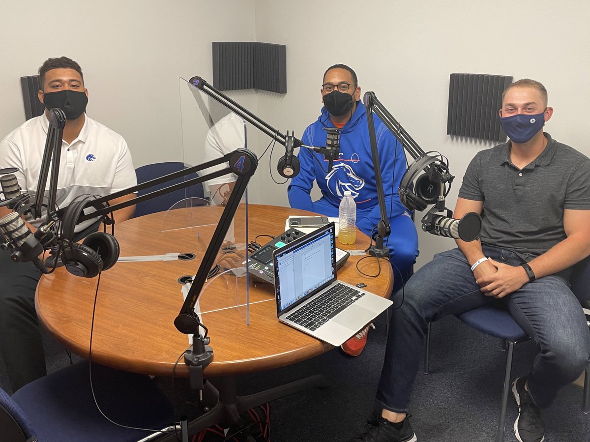 We’ve got something going on behind the scenes today with <a href="/HarringtonDonte/">Donté Harrington</a> &amp; <a href="/CoachRjayBarsh/">CoachRjayBarsh</a> 🎧

Keep an eye out for more details later this week 👀

#BleedBlue
