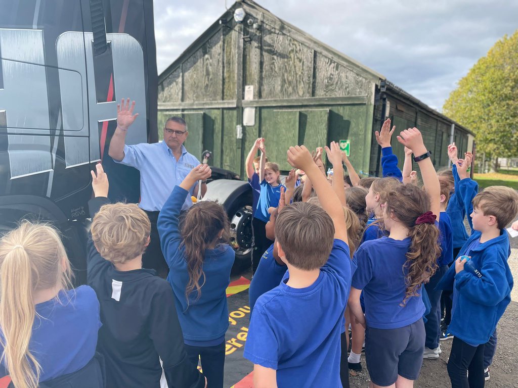 @RHANews @Siobhan_Baillie Thank you @chiefymc for bringing a lorry and talking road safety especially around lorries. The children really enjoyed it! #NationalLorryWeek #RoadSafety