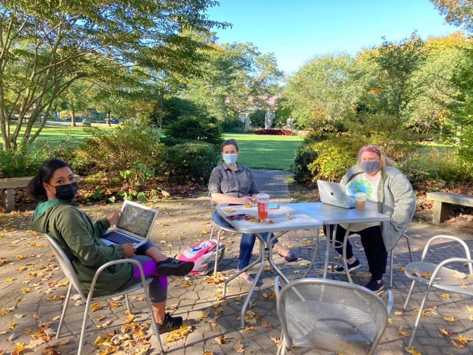 BostonBopn's tweet photo. Staff meeting in the sunshine on this beautiful fall day 🌳🍁☀️

#Boston #Outdoor #HowLuckyAreWe #BOPN https://t.co/DgEyCosoYx
