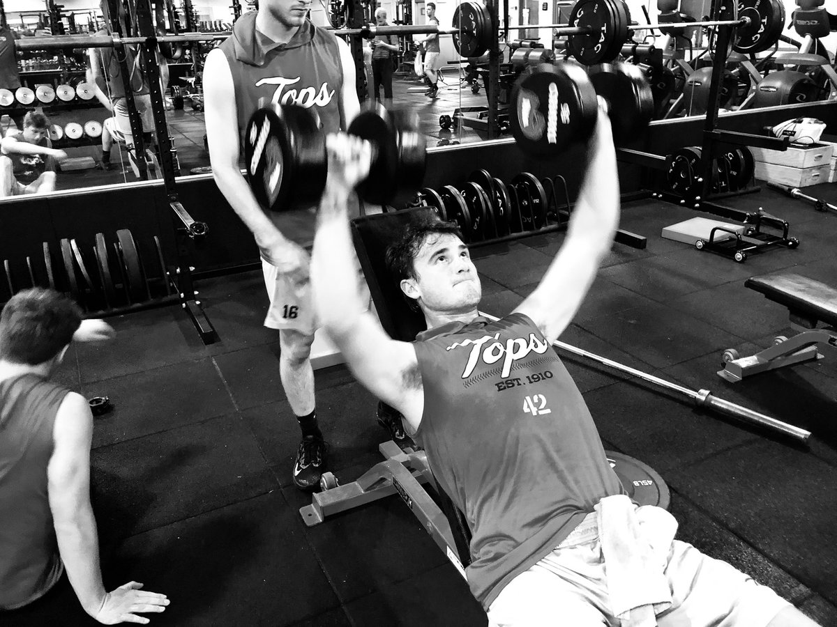 APac2011's tweet photo. When you hit failure your workout has just begun 💪🏋️ #goTops #offseasongains https://t.co/6Ef7tolreP
