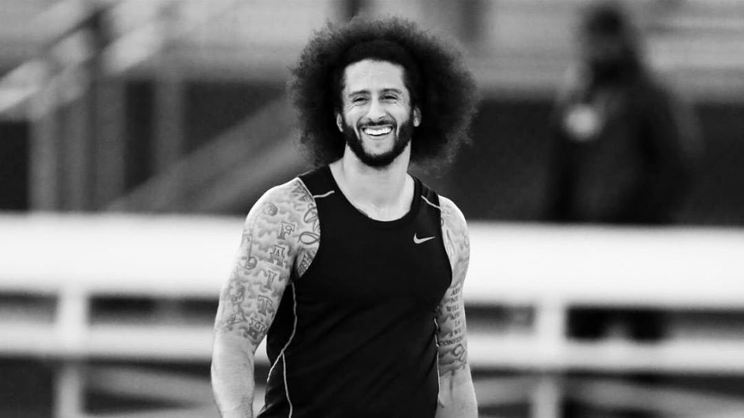 RavenLouiVillen's tweet photo. @EBONYMag My goodness he's a beautiful man! Inside & out 💜☮️ #KaepernickWasRight https://t.co/2UOhARHcV0