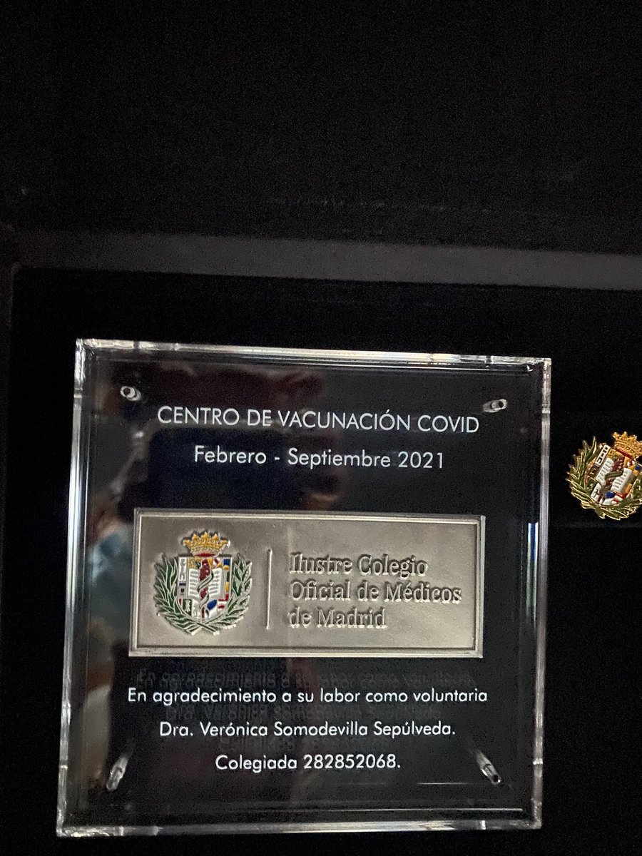 vsomodevilla's tweet photo. Solo tengo palabras de  agradecimiento por  el precioso reconocimiento que hemos recibido del @Icomem_Oficial por la labor realizada durante la pandemia.

El esfuerzo  y la dedicación de todos los profesionales han sido  claves para combatir el virus.@eruizescudero #todosjuntos https://t.co/fUknYiQgme