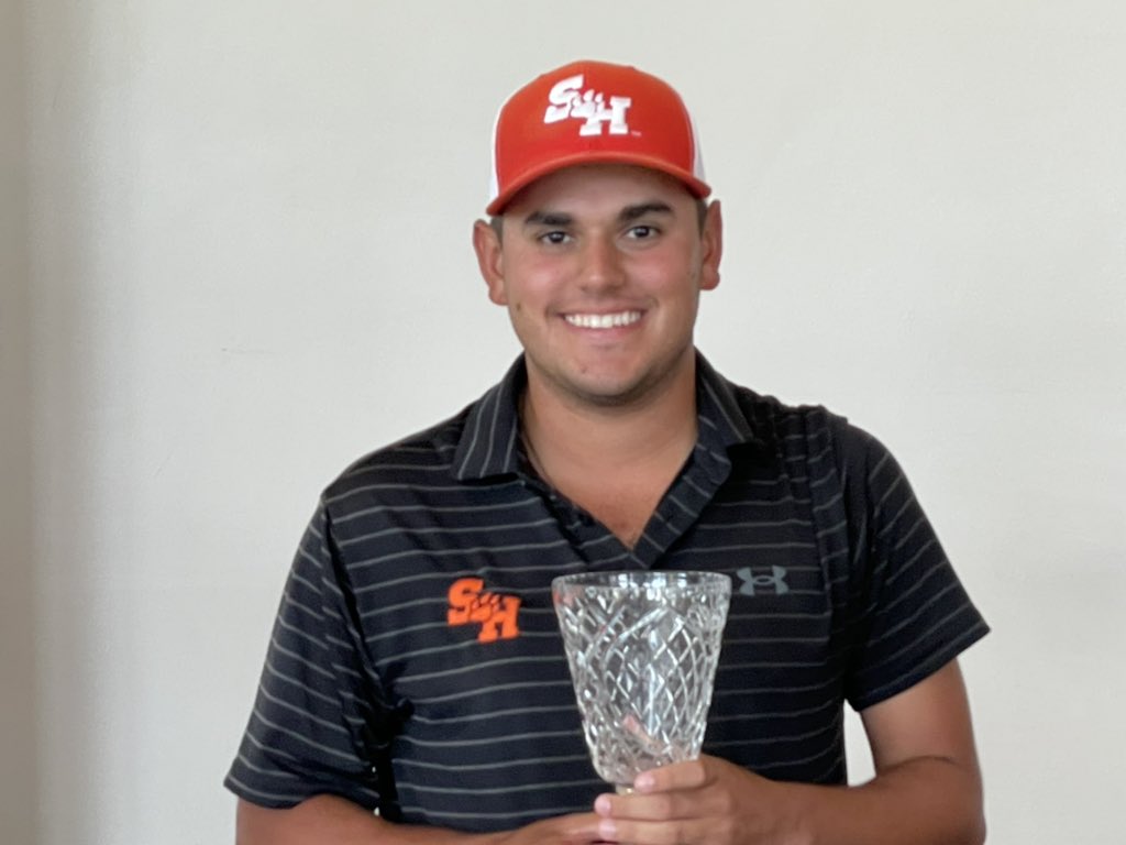 BearkatsMGolf's tweet photo. Kats take the team title at the Bentwater Intercollegiate. Chad Sewell wins individual medalist. https://t.co/nSB4NNAVRt