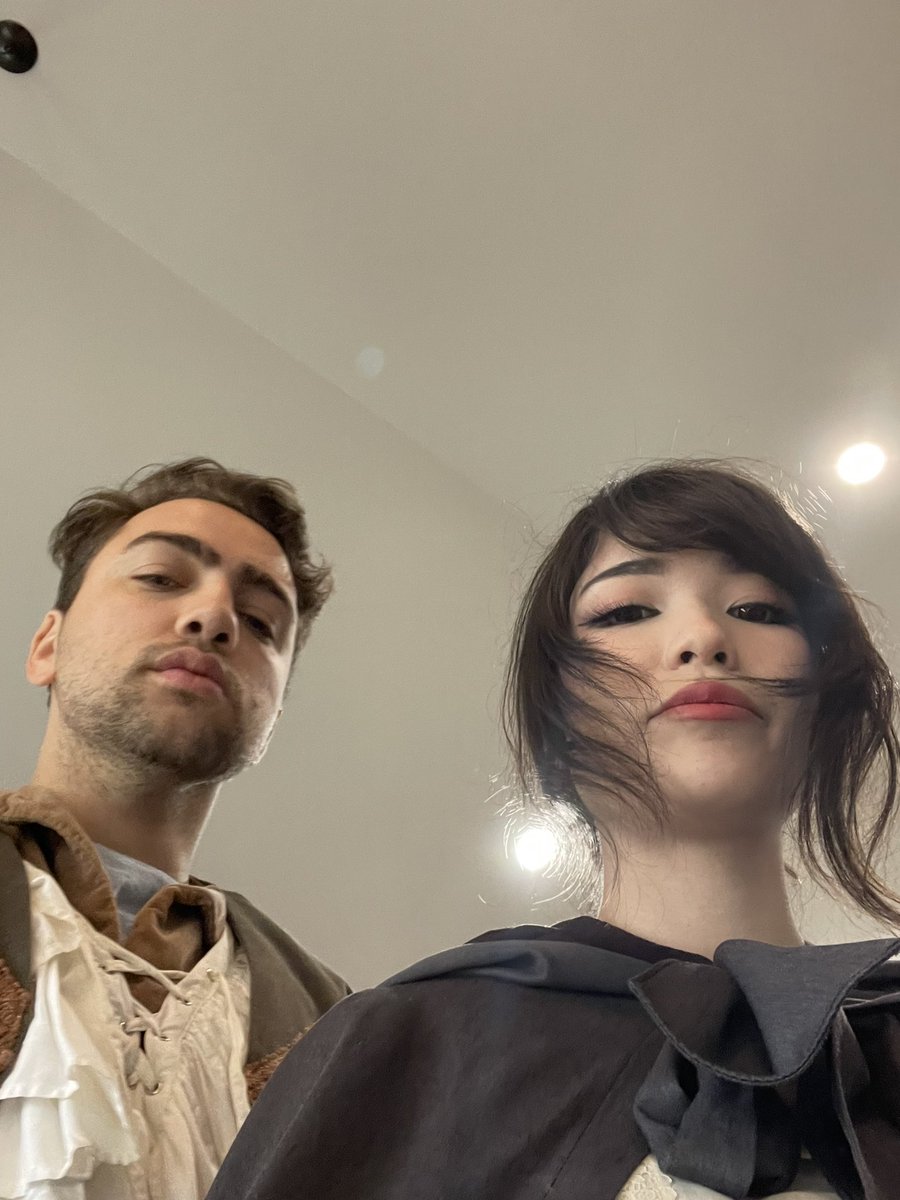 REALMizkif's tweet photo. Stream at 7pm cst 

Loot goblins at Esfands 

We’re carving pumpkins 🎃 https://t.co/B1QsXLIEoL