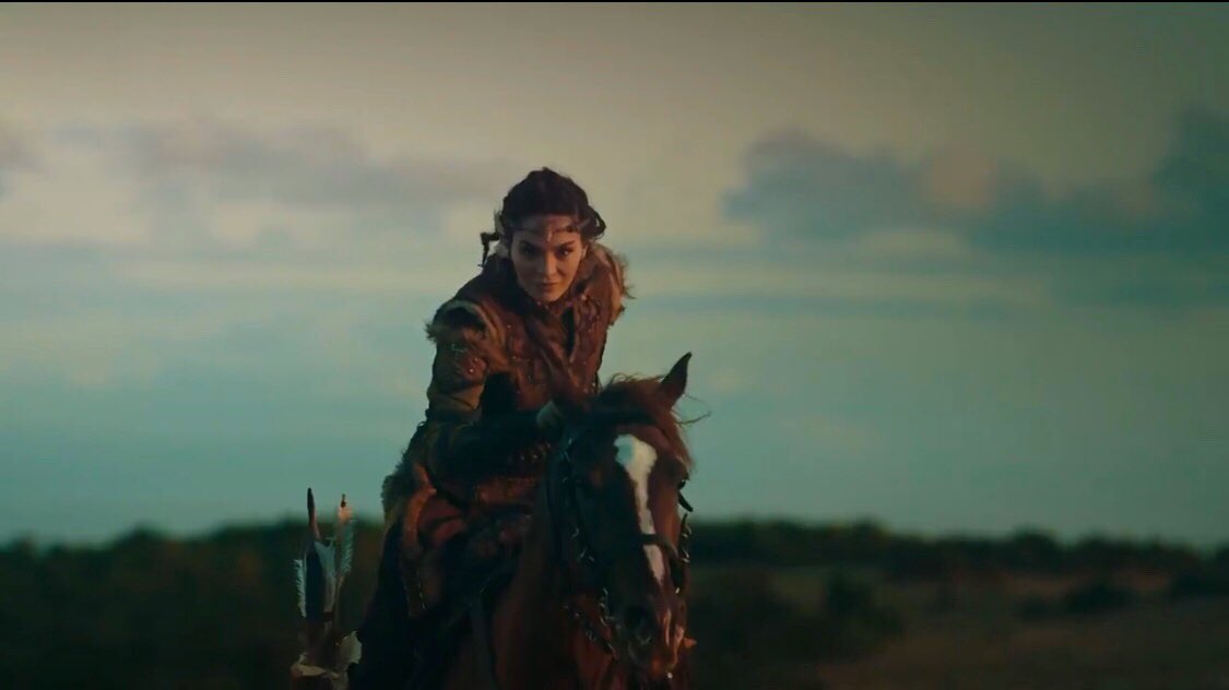From my free spirited horse riding girl who flies on swings that goes into sky , fairytale lover and miracle believing strongest soul Reyyan to the fierce vengeful Akkiz ,a rebellious warrior who has come to write her own destan , Ebru Şahin’s range 🙌

#EbruŞahin | <a href="/rebrusahin/">Rebrusahin</a>