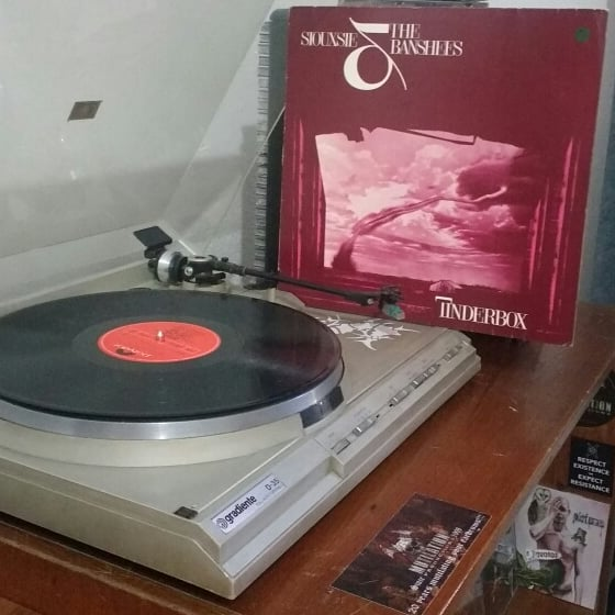 RogerioRocker's tweet photo. Há 2 anos
Siouxsie & The Banshees #vinil #polydor #polygramdiscos #fonobrás #wonderland #stereo #serieazul #tambémmusicassete #vinylporn #vinyl #vinylpost #vinylcollection #vinylcollector #discoécultura #lps #longplays #discocollection #tocadiscos #gradiente #d35 #museudovinil https://t.co/asmrLX2riB