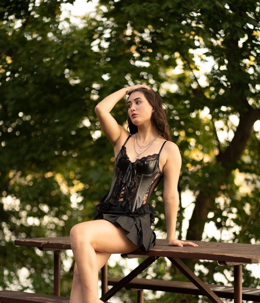 kittenbbb's tweet photo. went to the park to watch the sunset <3 https://t.co/jxiwA6AG0m