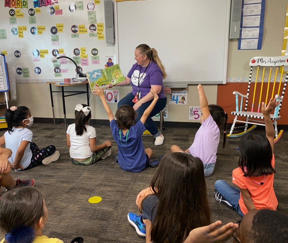 Had so much fun being  <a href="/KristenAngevine/">Kristen Angevine</a> Mystery Reader today!!! Thanks for inviting me. <a href="/MJEjags/">Jenks Elementary</a>
