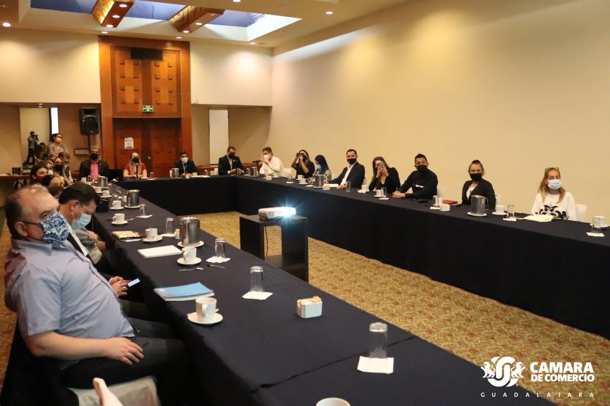 En sesión de trabajo, organizaciones del sector privado y la industria turística seguimos formulando en equipo estrategias de reactivación económica para los próximos meses como el #BuenFin2021. Gracias a esta participación activa, retomaremos el ritmo económico social en Jalisco