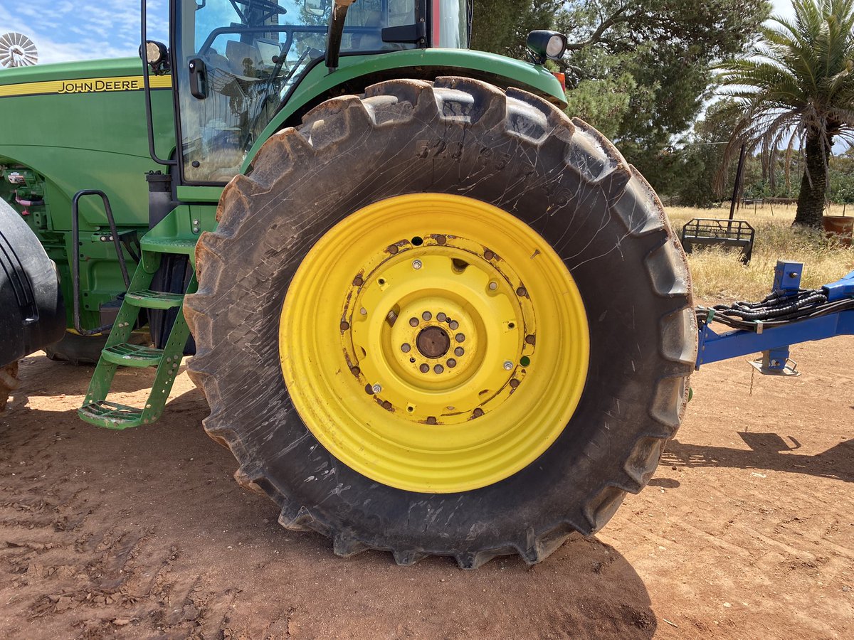 After advice from any #CTF nerds out there with John Deere gear plz! How do you get your rear tyres out to 3m without flipping the hubs which would lock the rims inside the hubs making it an absolute pain in the arse if you had a flat tyre!? The best I can get to is 2.8m. RT plz