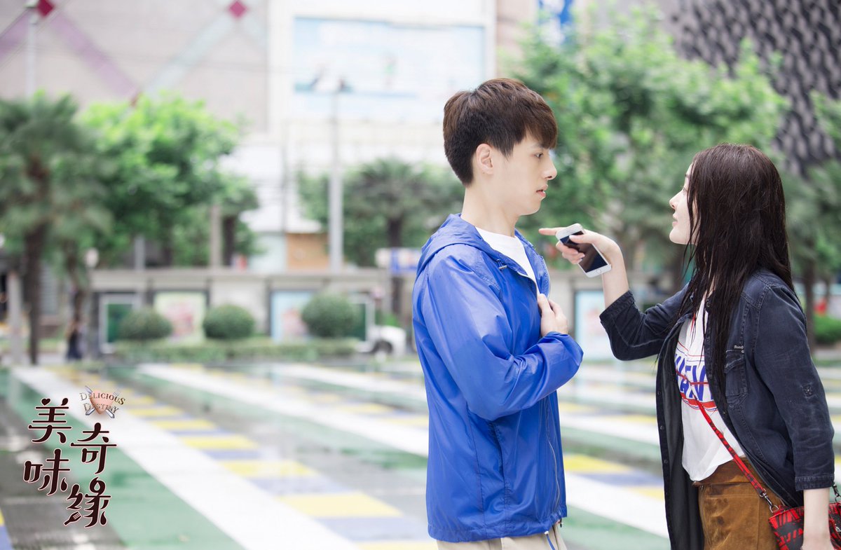 FangYilun_TH's tweet photo. #เย่อี่ซวน《#叶以轩》 อีกหนึ่งบทบาทของ #ฟางอี้หลุน
หนุ่มทะเล้นจาก 📺 ซีรีส์ #หนุ่มหน้าใสหัวใจนักปรุง #DeliciousDestiny 《#美味奇缘》ออกอากาศเมื่อปี 2017
▶️ ซับไทยทาง @WeTVThailand
Cr : weibo 美味奇缘官博
#方逸伦 #FangYilun #AlenFang
#ฟางถังไทย #泰国方糖 #FangTangThailand https://t.co/odtIAsk3Ig