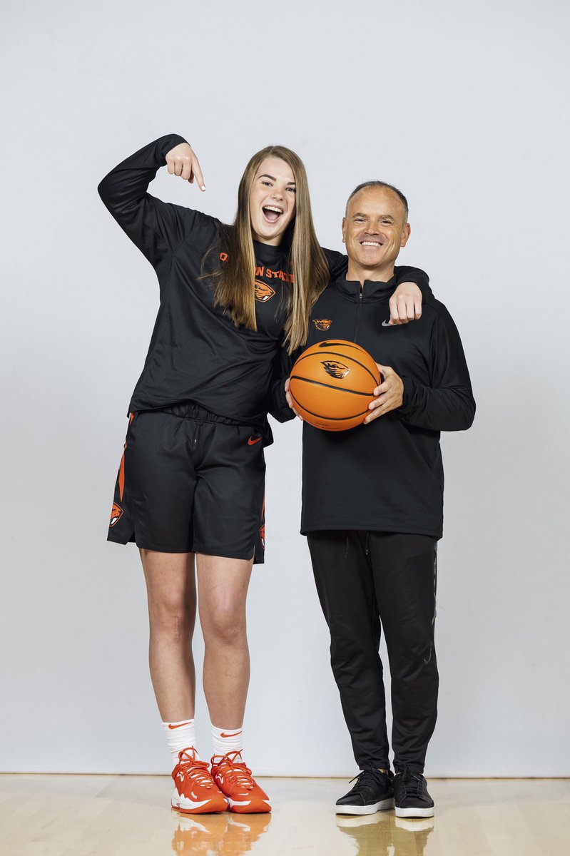 AdleeBlacklock's tweet photo. heyyyy beaver nation 😁👋🏼 #gobeavs https://t.co/dEmMB5TpNS