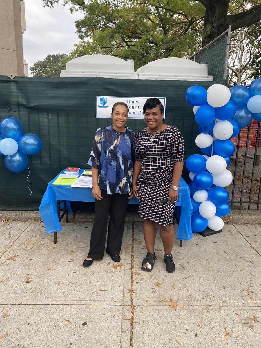 basie72's tweet photo. Thank you to all of our Basie Dad’s and families that brought their child to school today! Kudos to our awesome parent coordinator, Ms. Pierre for organizing this beautiful event✅ #basiedads #basiefamilies #basieway @AtiviaSandusky @thedegoviagroup https://t.co/lblu0NDSVh