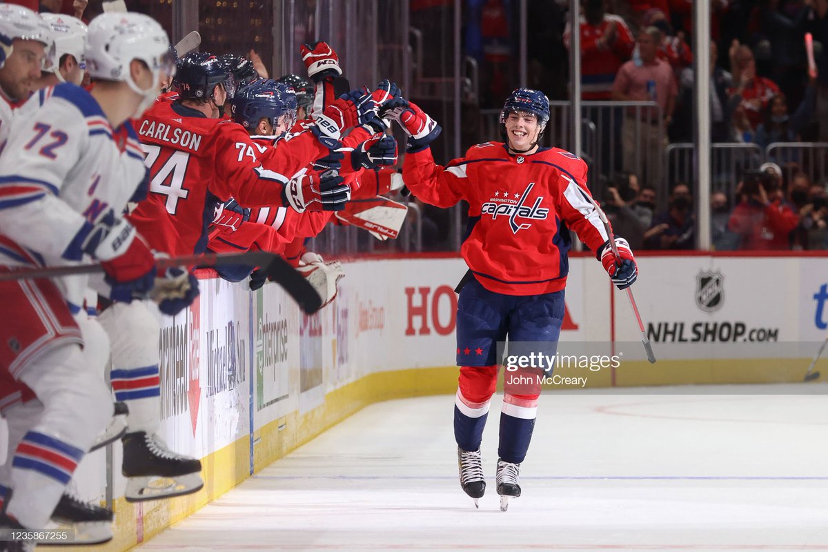 holtbymoly's tweet photo. LOOK AT HOW HAPPY THE CAPS ARE FOR THEIR BABY CAP’S FIRST NHL GOAL

OH MY GOD, I AM CRYING RN https://t.co/JjLx58fjWh