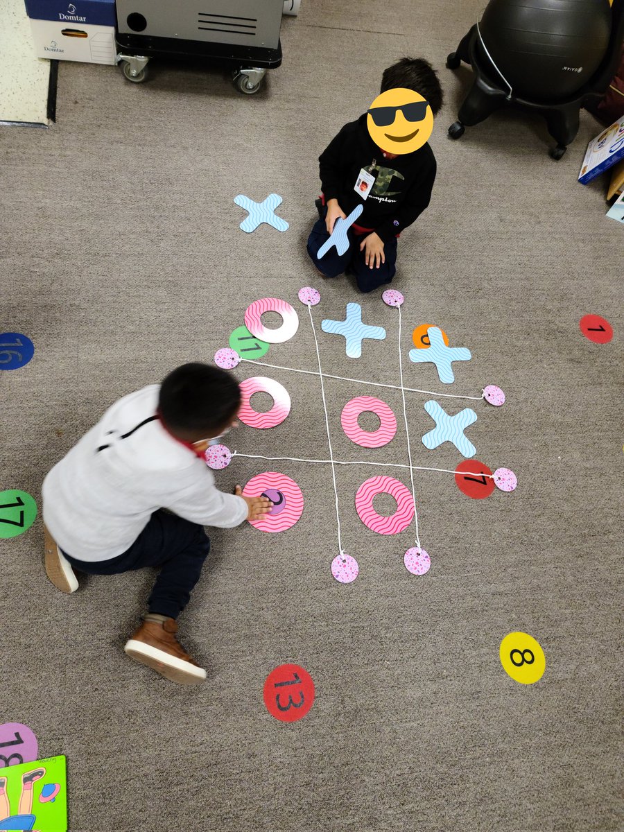 Prek learns to play Tic Tac Toe. #dobiepkschool #RISDpreK #risdpoweroflove