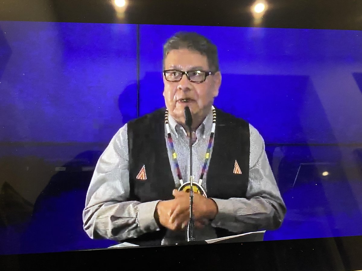 MRU4CSSW's tweet photo. Roy Bear Chief says, " Indigenous people have much to offer." "All it takes is set of ears to listen, an open heart, and your heart as your guide" Thank you @sdprice for nominating Roy &amp; @TimRahilly  @cbcDougDirks @CBCJenny for the @mountroyal4u alumni awards https://t.co/8SZefDyl4m