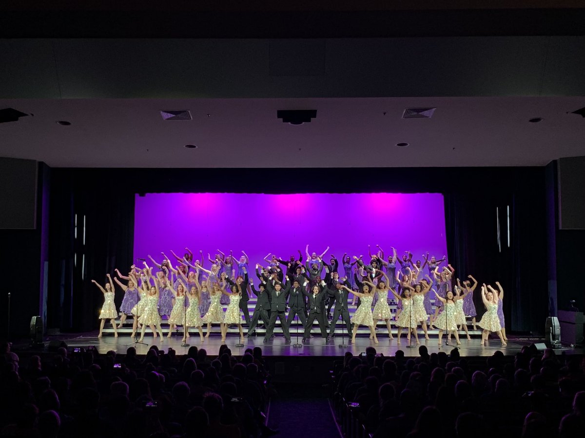 LNPerfArts's tweet photo. Amazing job tonight by all of our students performing at tonight’s @LNHSwildcats choir fall preview! https://t.co/12uQLxo5TU