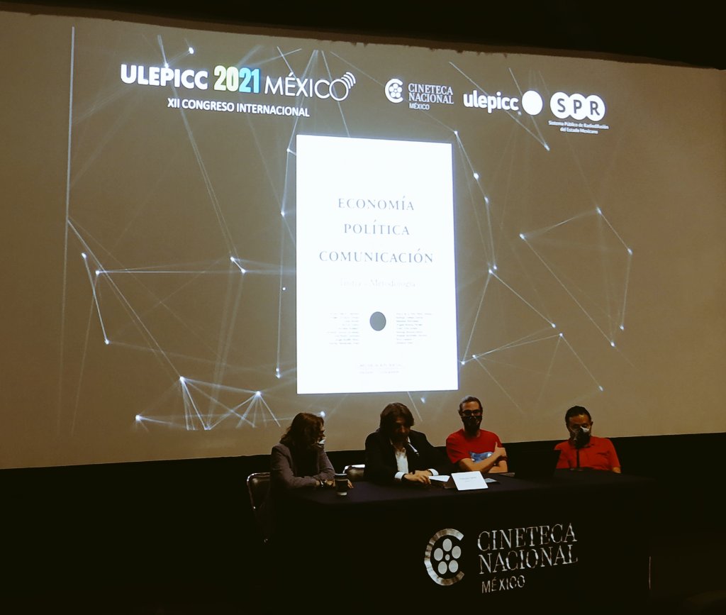 UlepiccMx's tweet photo. @ACarrascoCampos, @fsierracb,  Joan Pedro Carañana y @rggja presentan el libro: Economía Política de la Comunicación. Teoría y Metodología. https://t.co/UO36vqbGPa