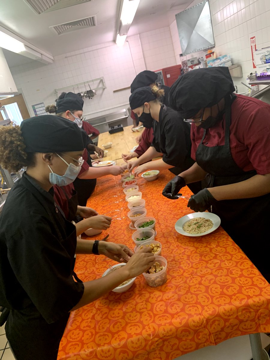 CCAP_Culinary's tweet photo. Anyone want a "Boo"dah Bowl? #ccapculinaryarts @CCAPsps @SufVAschools https://t.co/qkZU2obHkR
