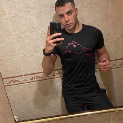 gerardmart29's tweet photo. #NuevaFotoDePerfil https://t.co/X5CN7WXwBX